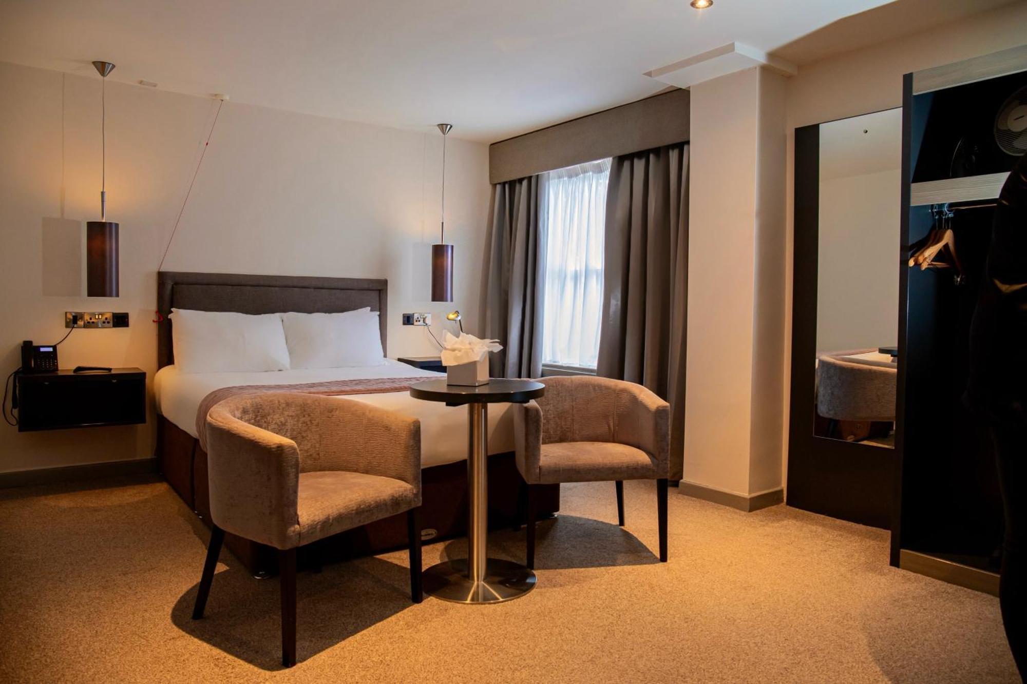 The Enniskillen Hotel And Motel Exteriér fotografie